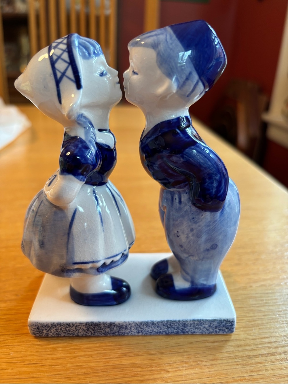 Vintage Delft Blue Holland Dutch Boy and Girl Kissing